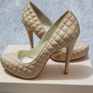 Women's quilted dress pumps